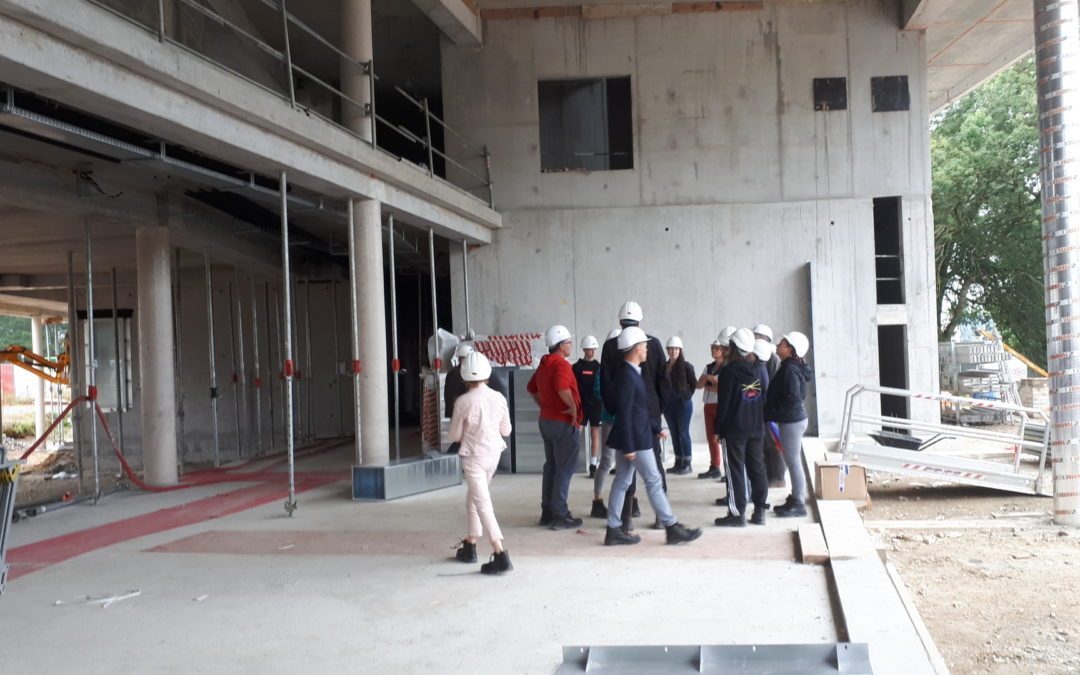 Les représentants du personnel visitent le chantier du nouveau collège