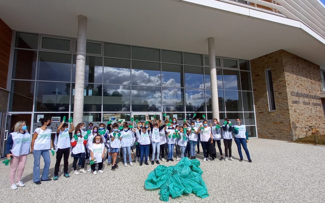 Les élèves du collège Isabelle Autissier engagés dans le développement durable et dans le nettoyage de leur environnement proche